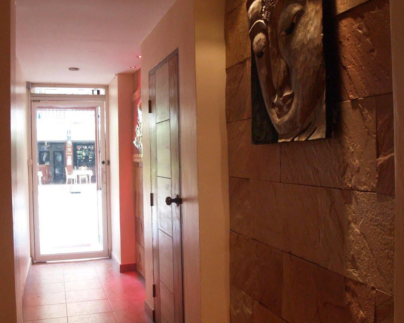 Oyo 963 Sunshine โรงแรม 2*
