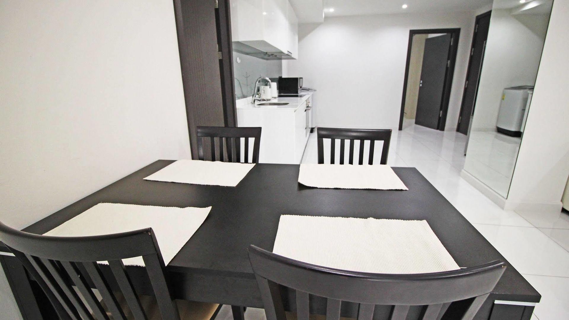 โรงแรม The Place Pratumnak By Sunny