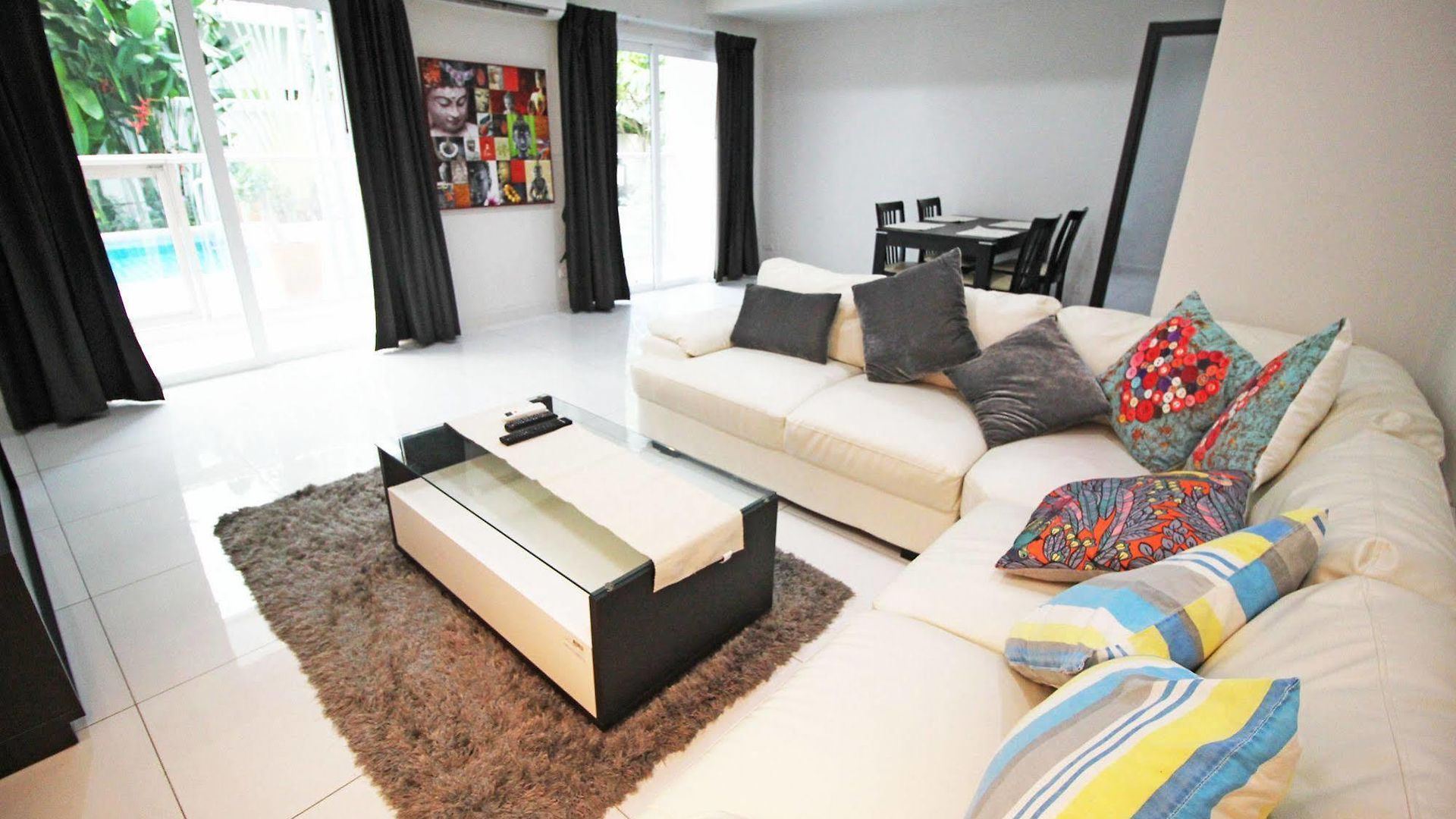 โรงแรม The Place Pratumnak By Sunny 2*