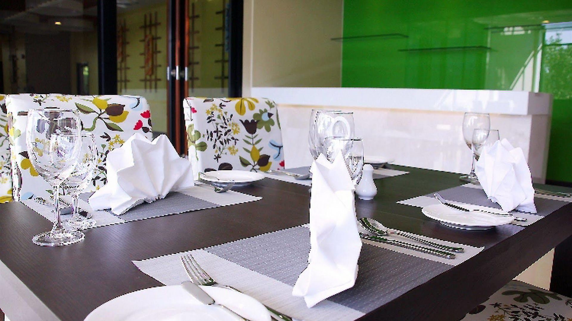 รีสอร์ท Lakkhana Poolside 4*