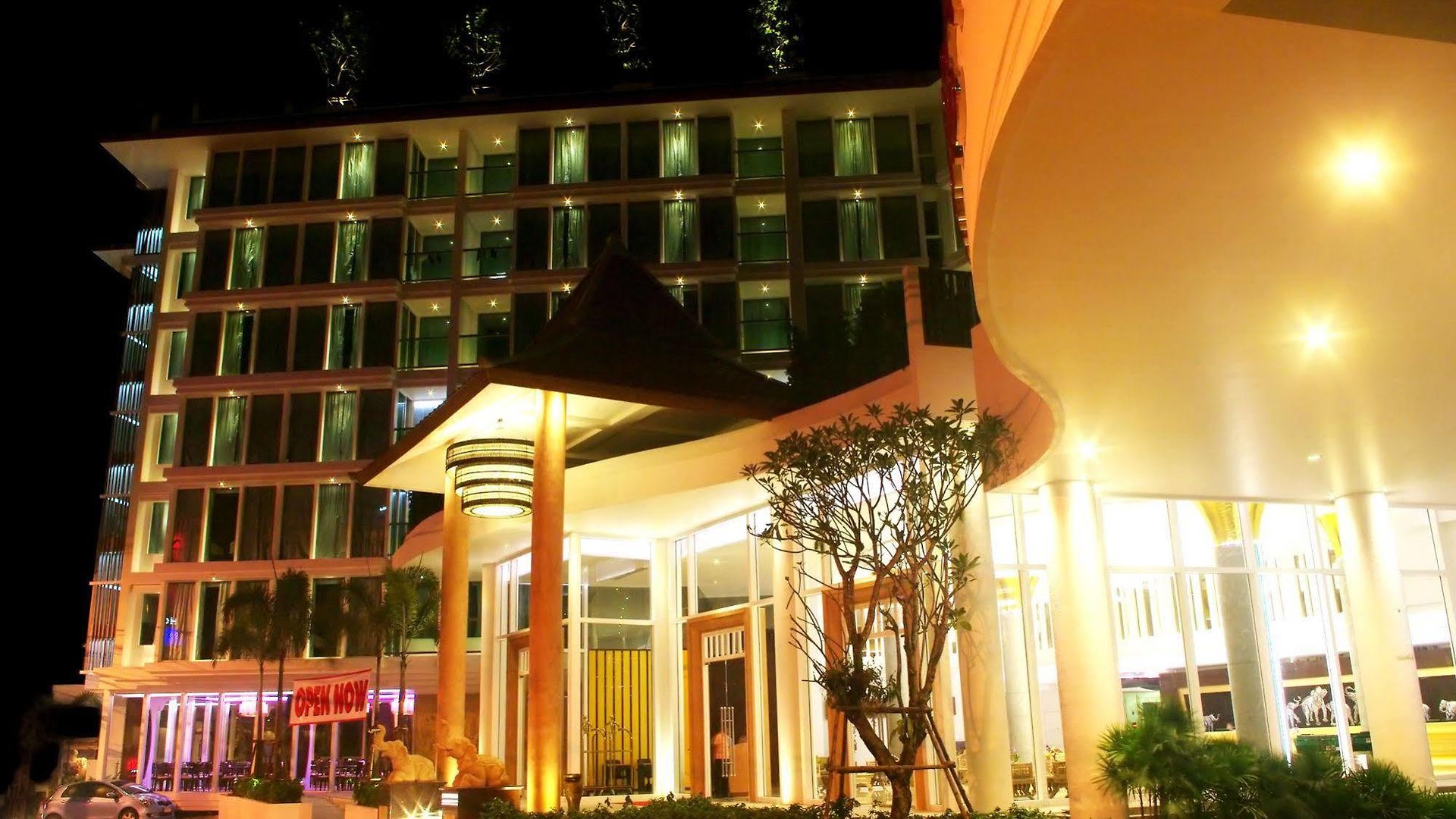 ไอยรา แกรนด์ โฮเต็ล โรงแรม Pattaya