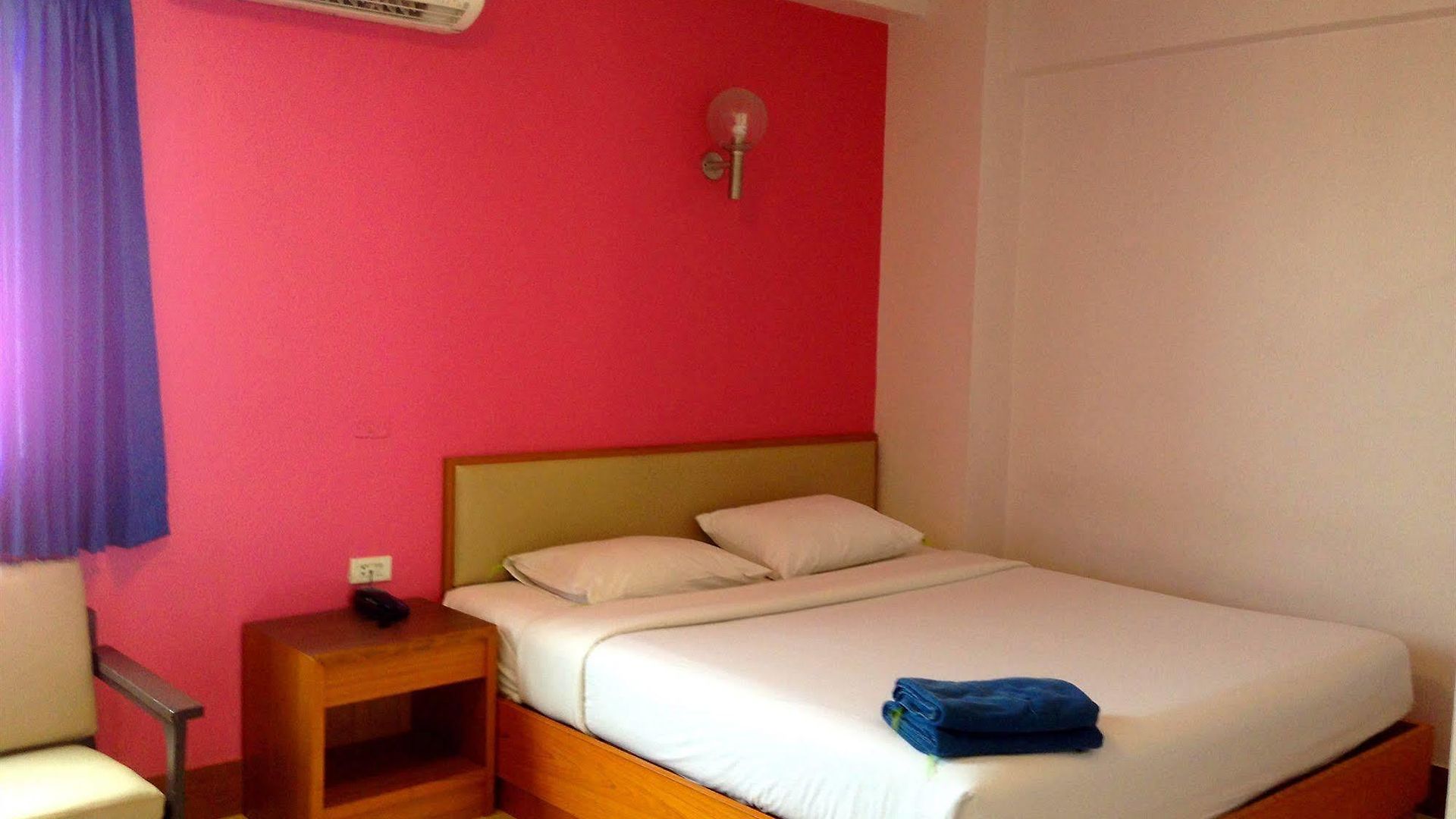 Cherry โรงแรม 3*