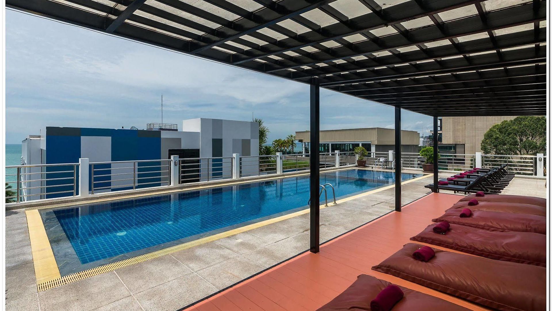 ซีมีสปริงโฺฮเทล โรงแรม Pattaya