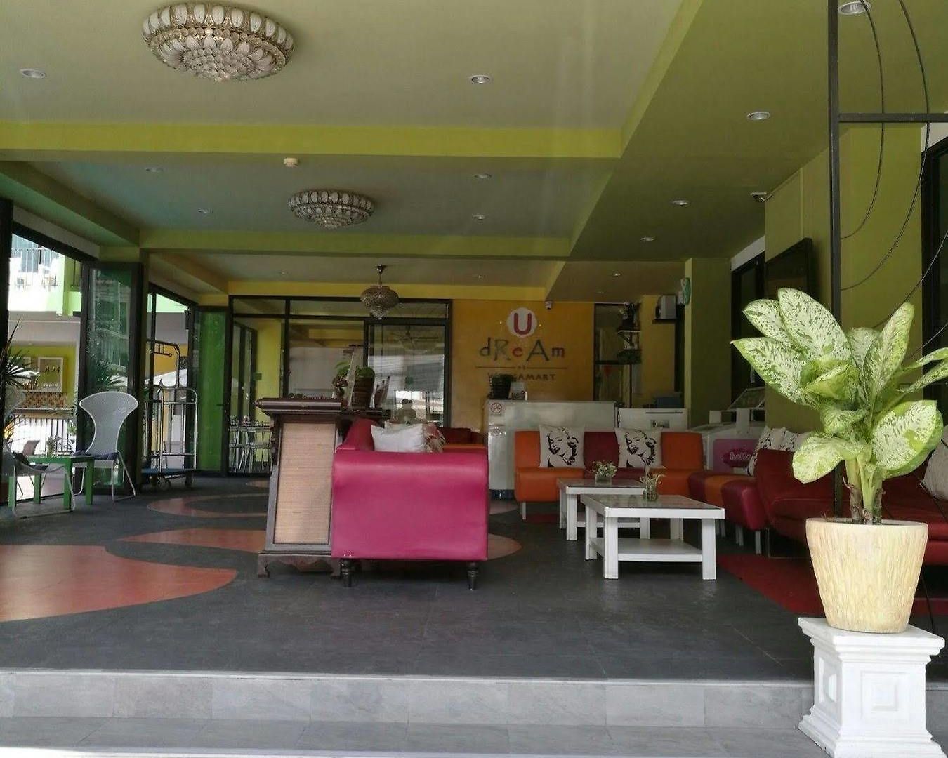 Oyo 75367 Ud Pattaya Hotel 4*