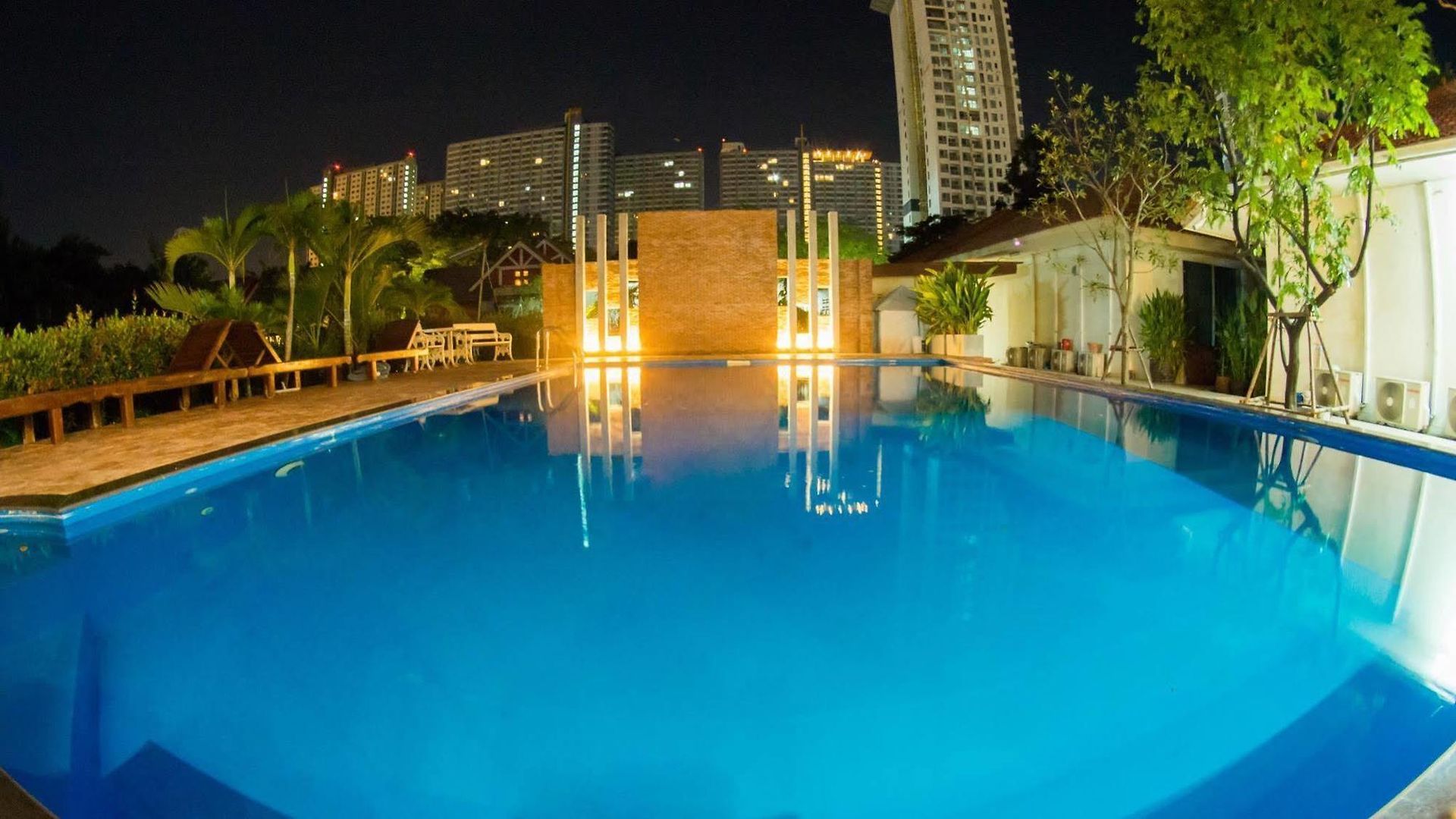Lotusland รีสอร์ท 3*