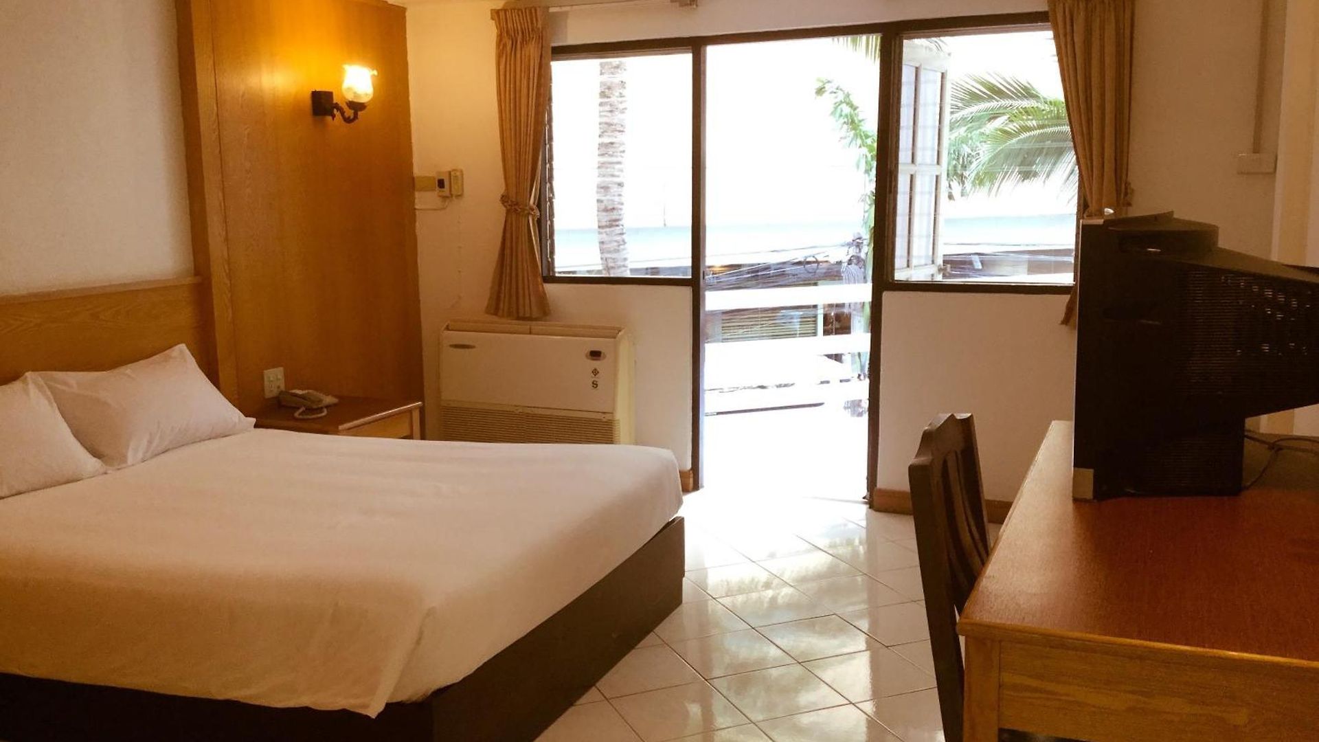 โรงแรม พัทยา แอท ไนน์ 2*