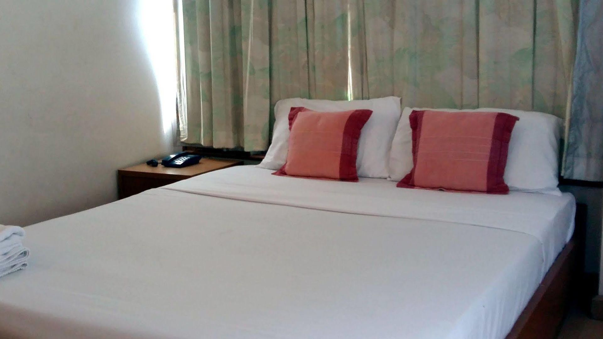 โรงแรม House Hotel Central Pattaya 4*