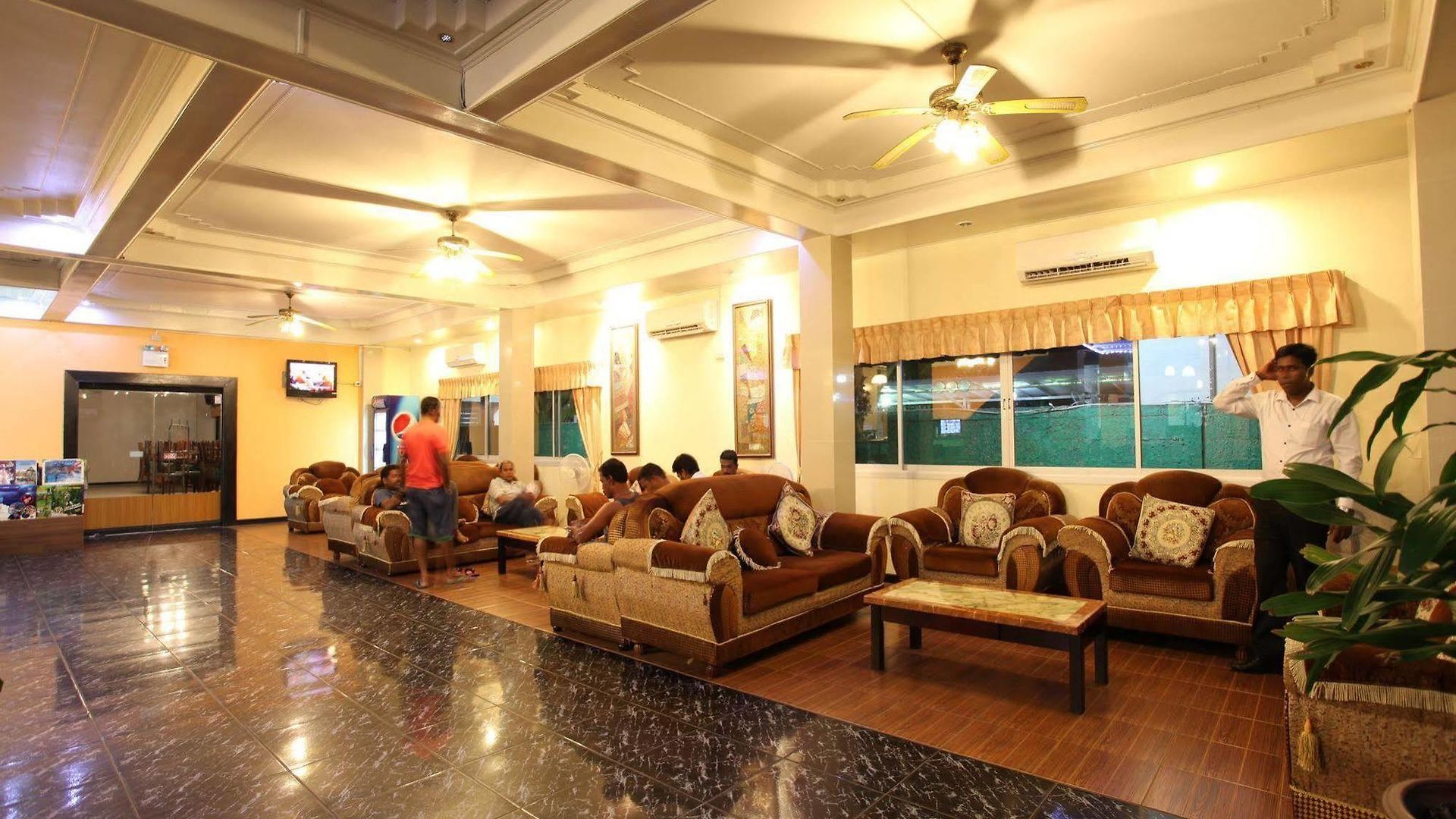 โรงแรม โรงแรมโฮม พัทยา