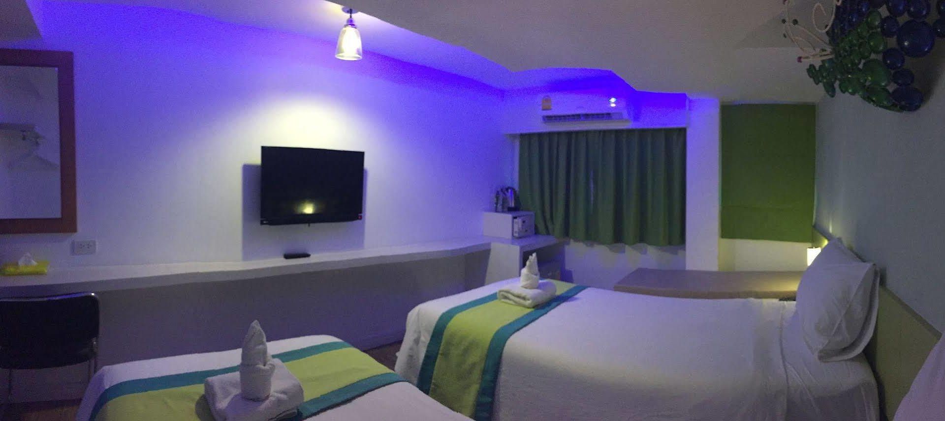 Hotel Holidays