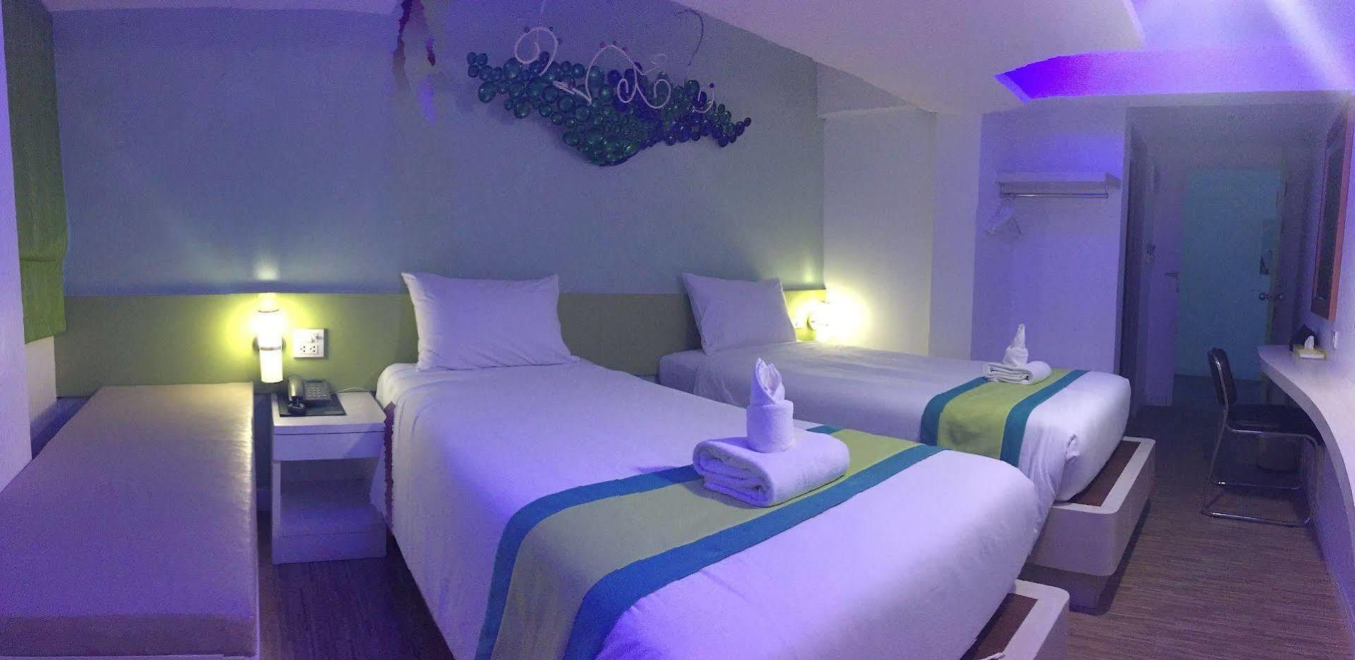 Hotel Holidays