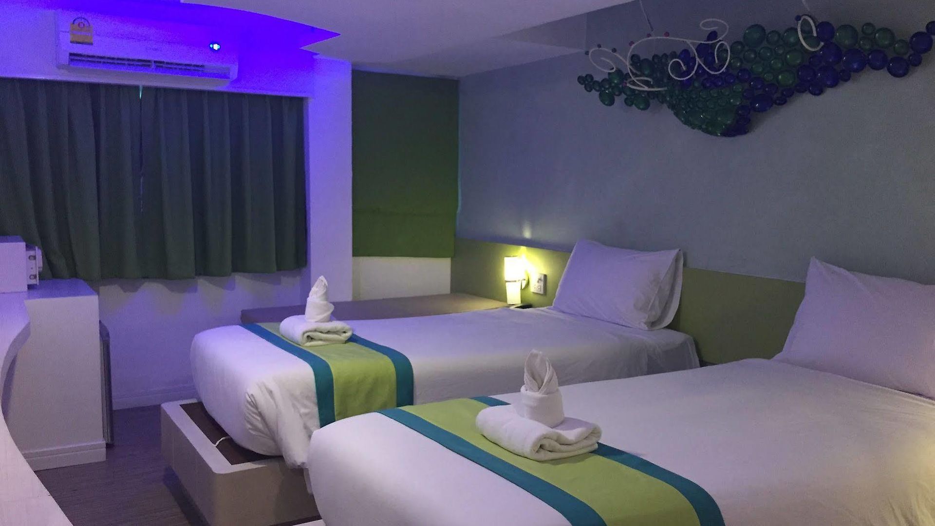 Hotel Holidays