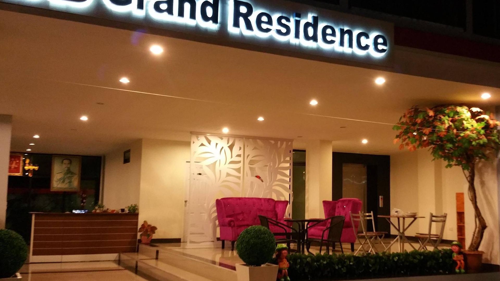 อพาร์ตโฮเทล Bb Grand 2*