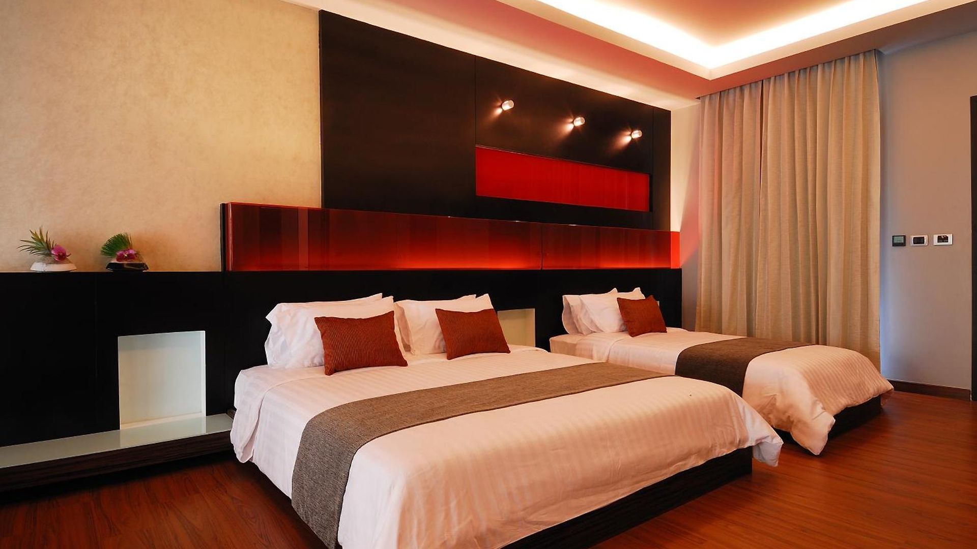 โรงแรม Long Garden & Pavilions 5*