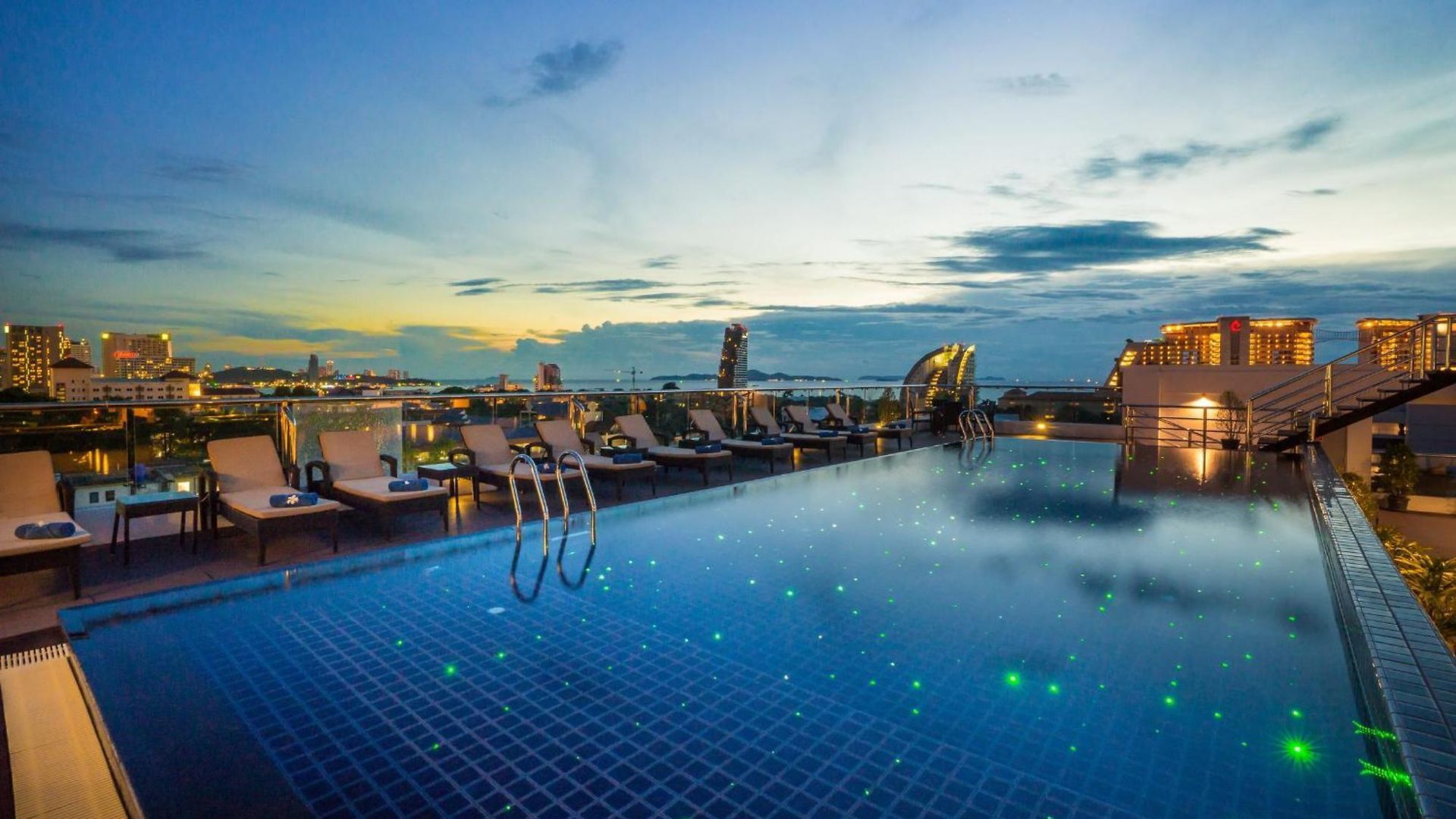 Blue Boat Jc 5* Pattaya