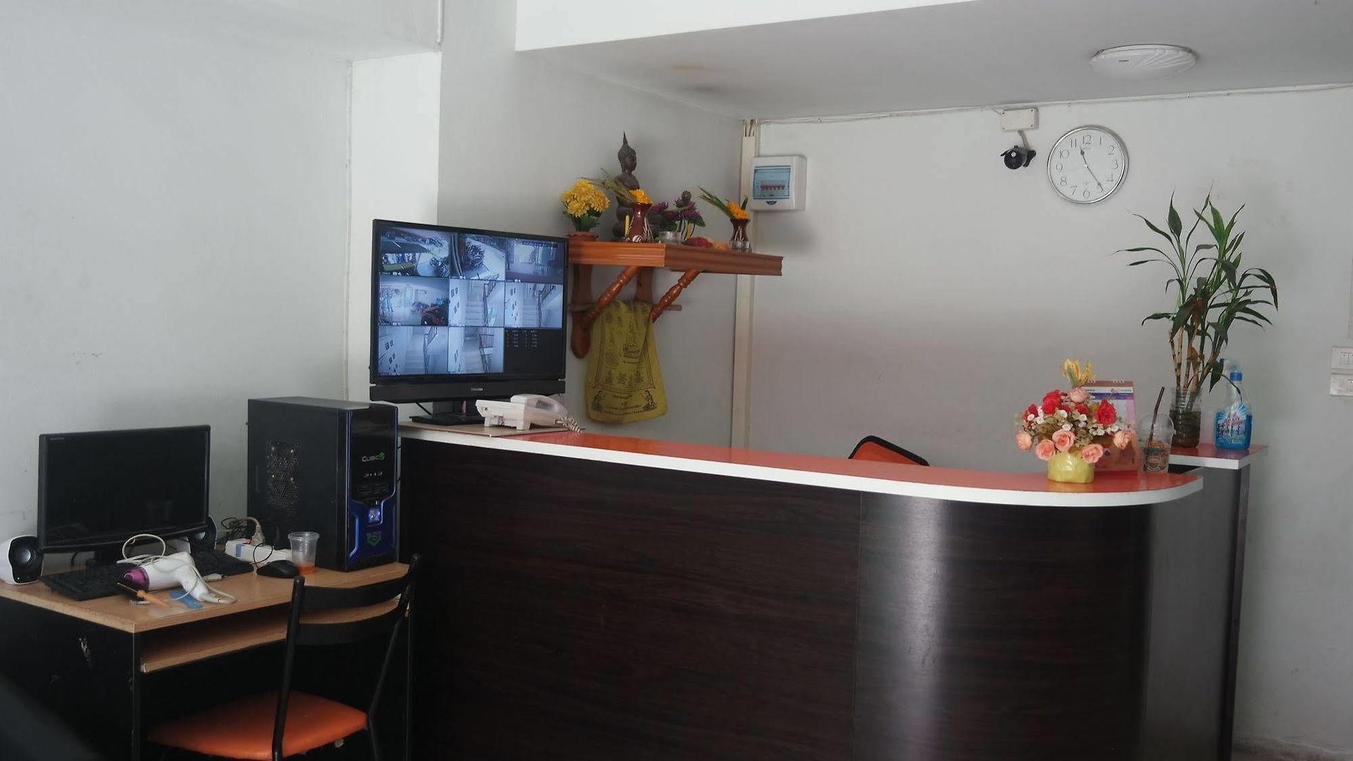 โรงแรม Oyo 75414 Kjs