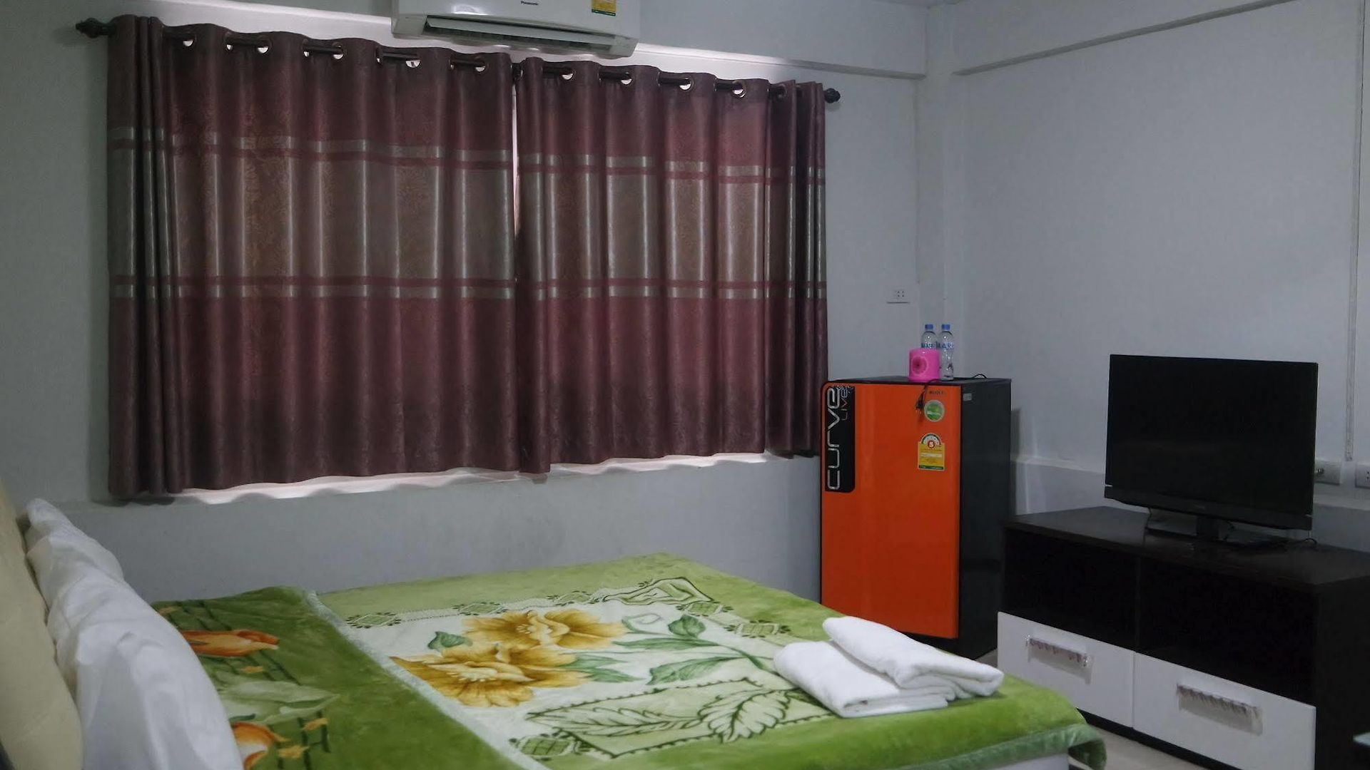 โรงแรม Oyo 75414 Kjs Pattaya