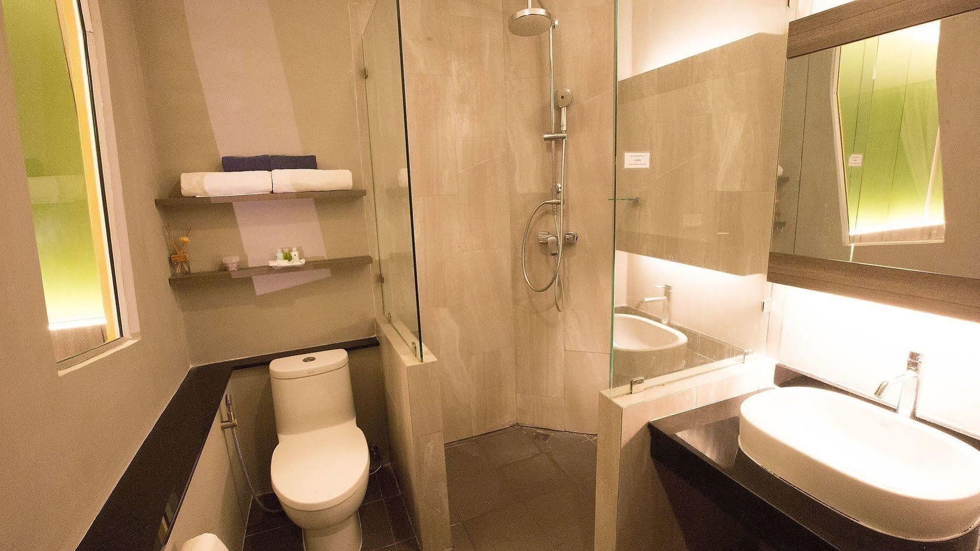 Zen Naklua โรงแรม 4*