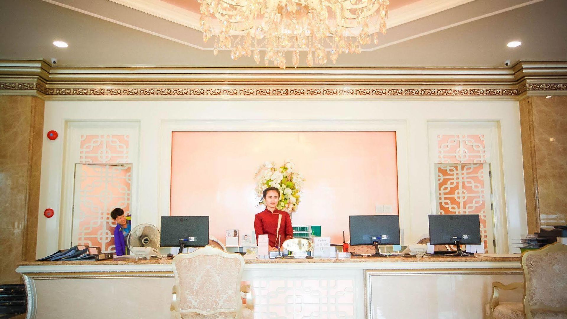 โรงแรม Crystal 5*