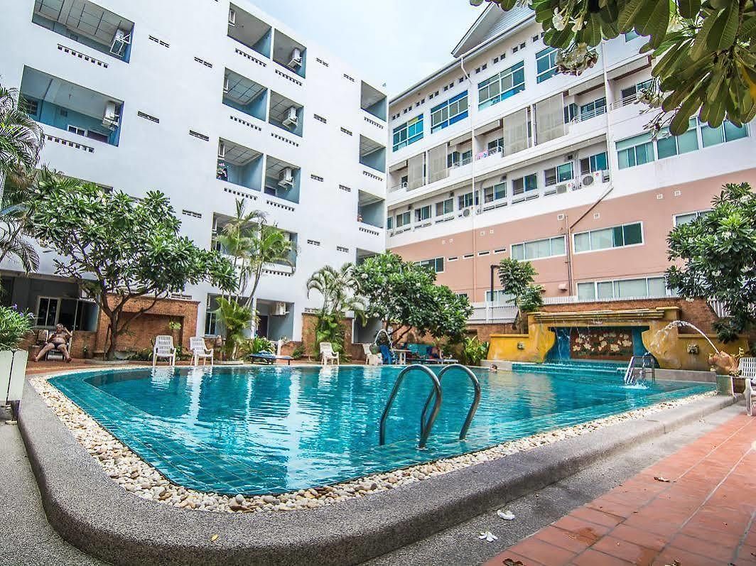 โรงแรม สุทัศน์คอร์ท 1 3*