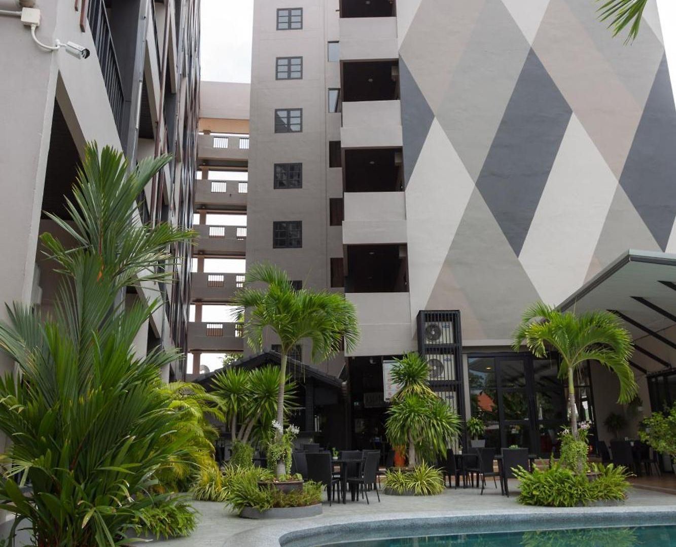 โรงแรม โกลเดนท์ทิวลิป เอสเซนเชียล พัทยา 3*