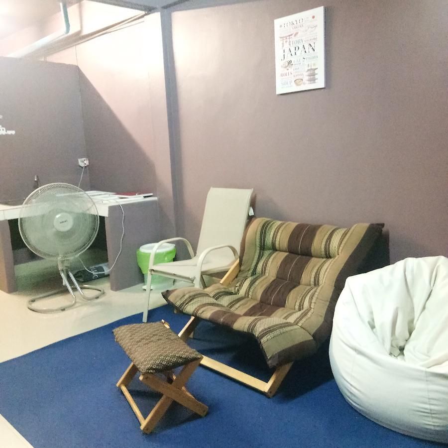 Backpackers (adults Only) *