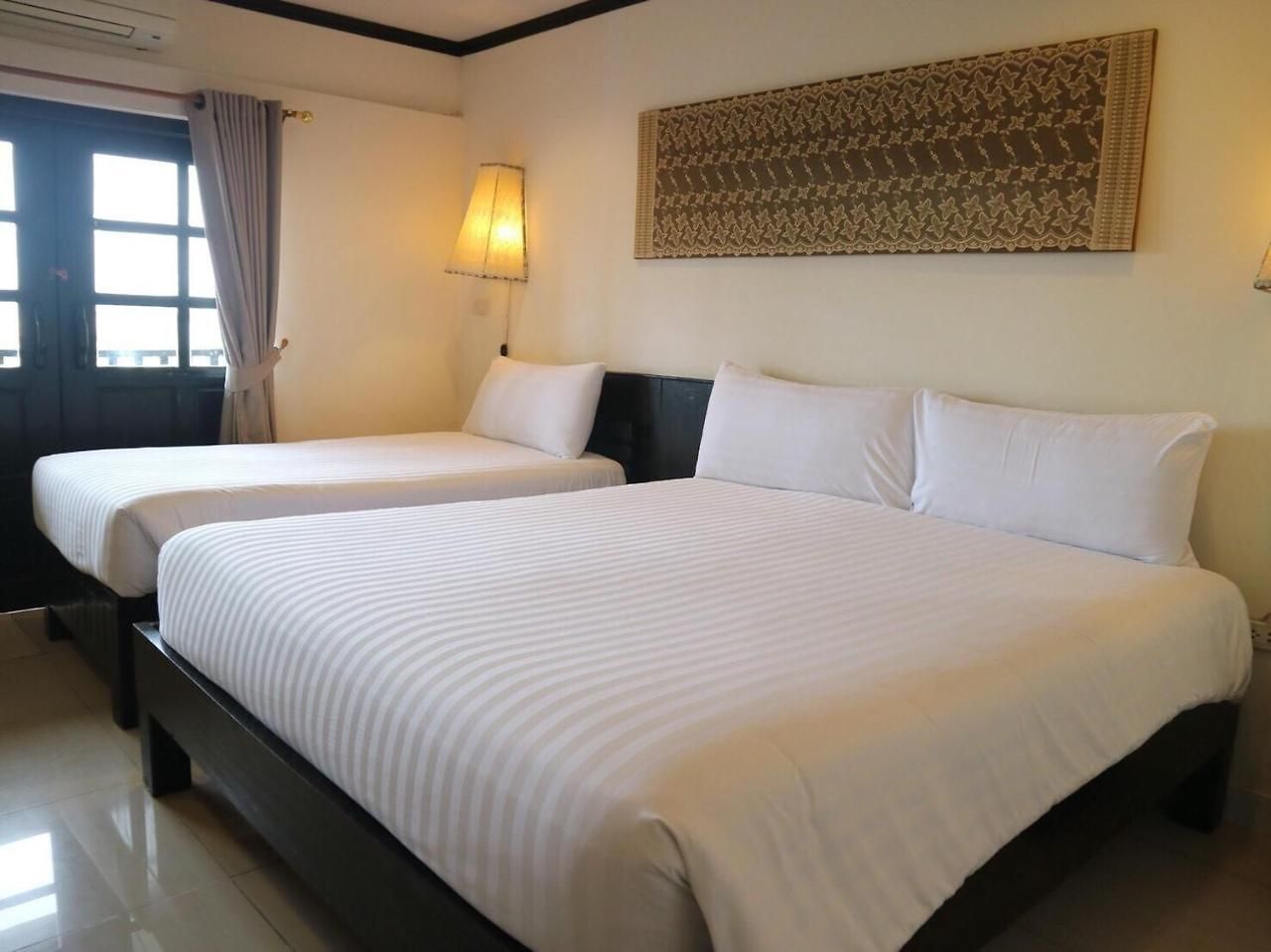 โรงแรม โกลเดนท์ทิวลิป เอสเซนเชียล พัทยา Pattaya