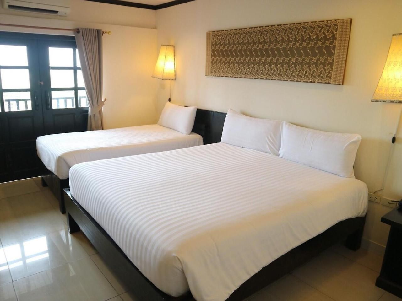 โรงแรม โกลเดนท์ทิวลิป เอสเซนเชียล พัทยา Pattaya