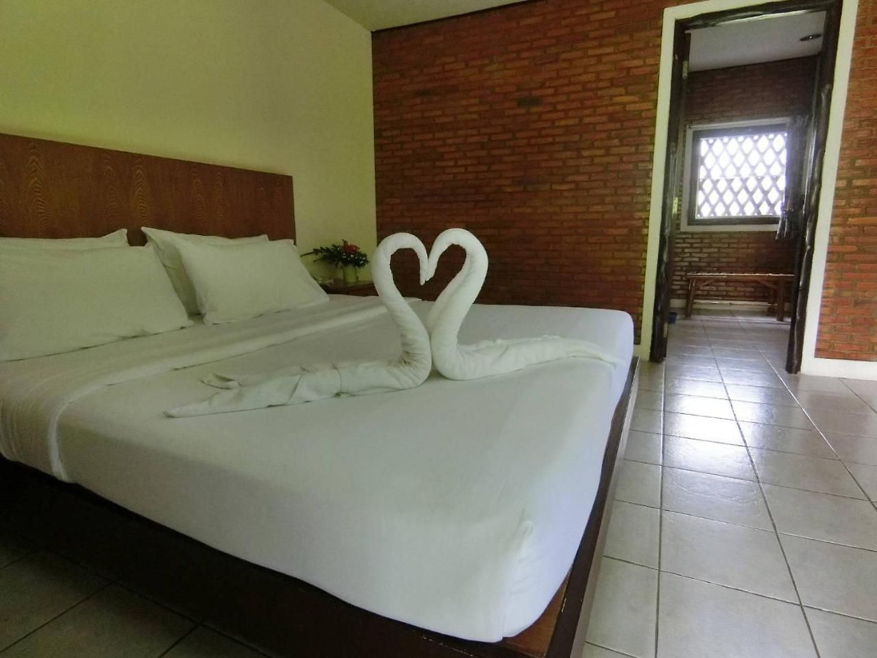 โรงแรม The