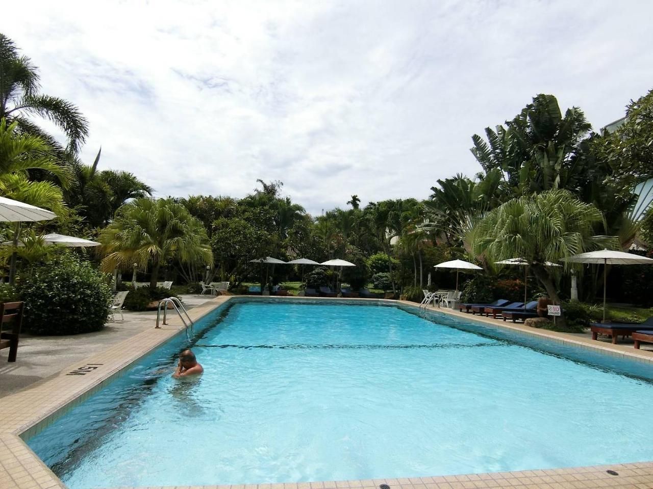 โรงแรม The 2*