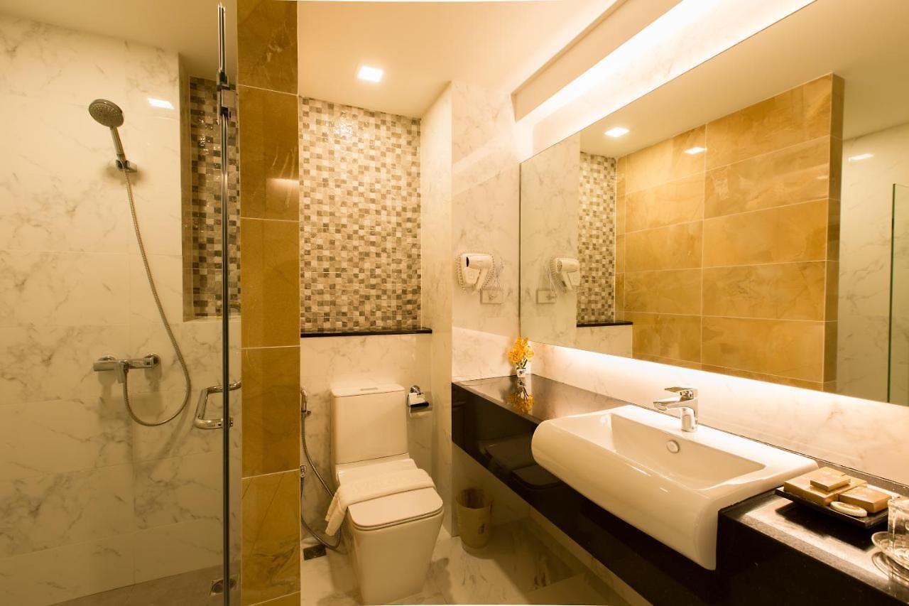 Crystal Luxury โรงแรม 4*