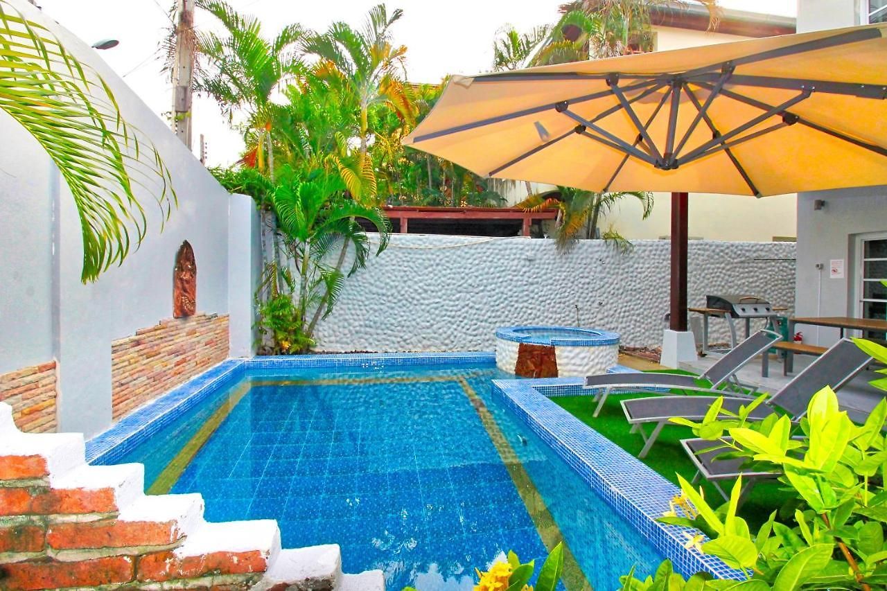 Grande Adam Private Pool วิลล่า