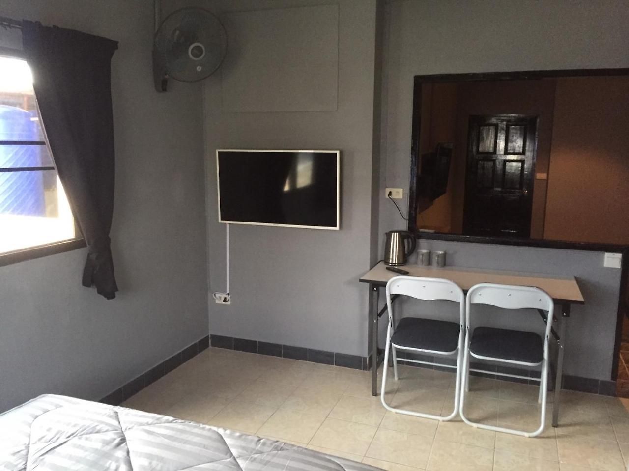 บ้านพัก Shanghai Monna Bar 4*