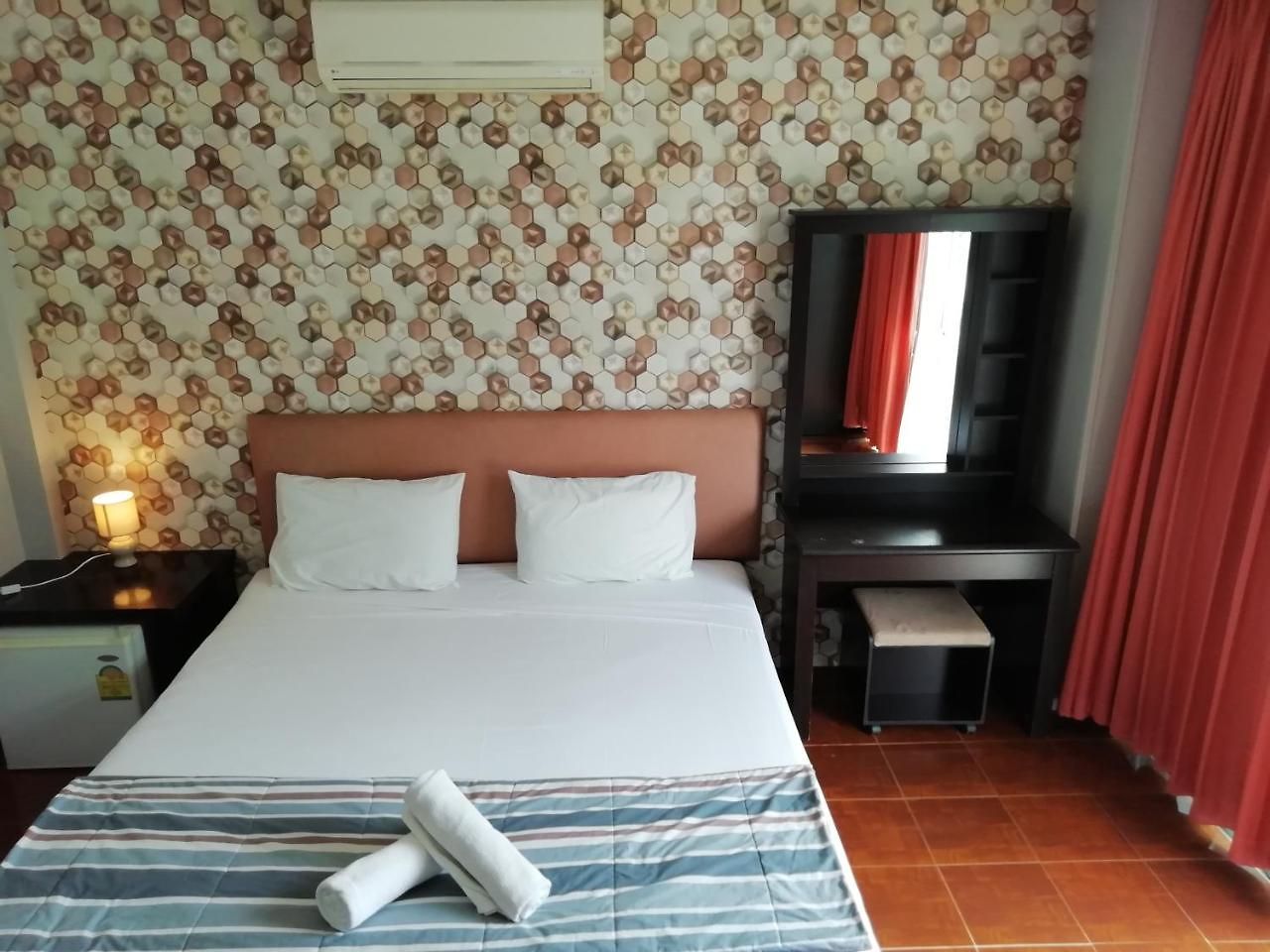 โรงแรม Fnb