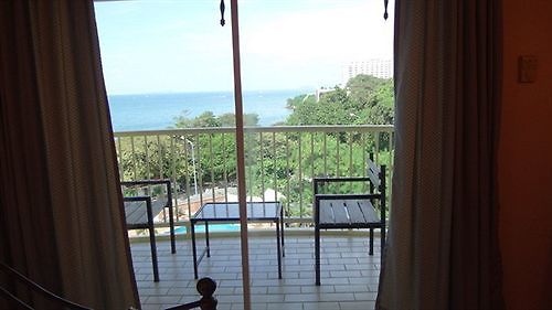 Cross Pratamnak โรงแรม 5*