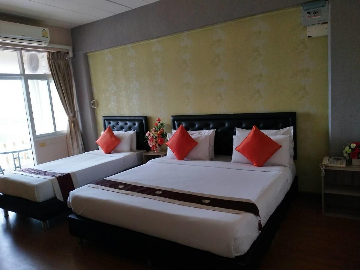 โรงแรม เดอะ ซัน แอนด์ สปา 3*