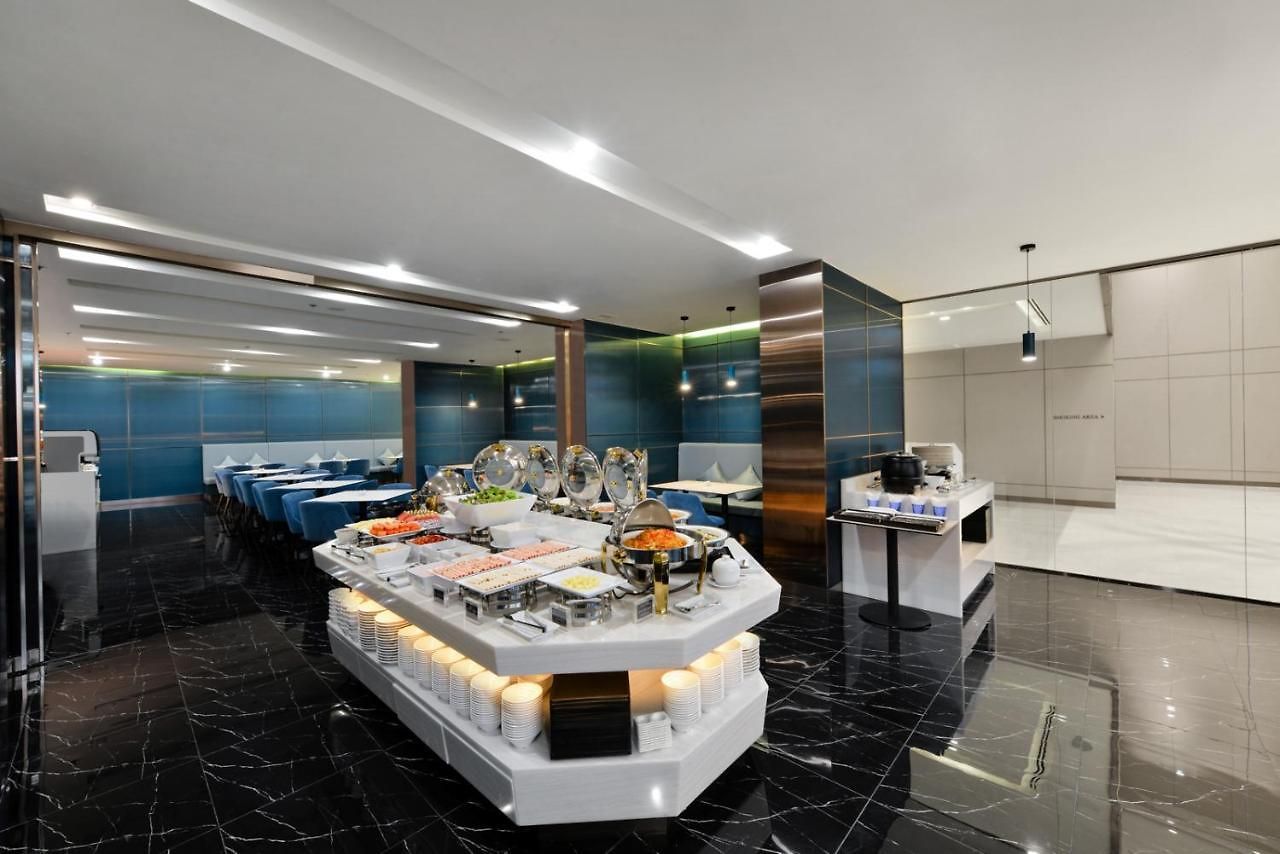 โรงแรม Centre Point Prime 5*