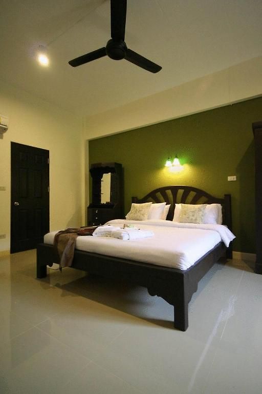 Ploen By Tolani โรงแรม 2*