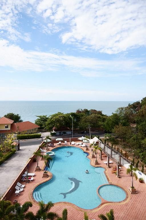 Cross Pratamnak โรงแรม 5*