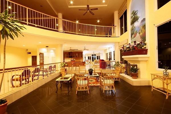โรงแรม Cross Pratamnak 5*