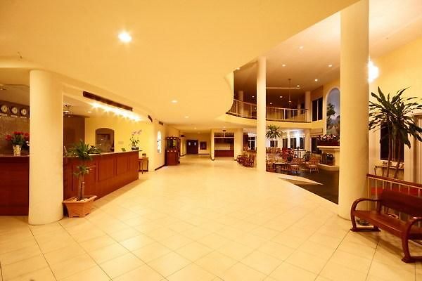 โรงแรม Cross Pratamnak Pattaya