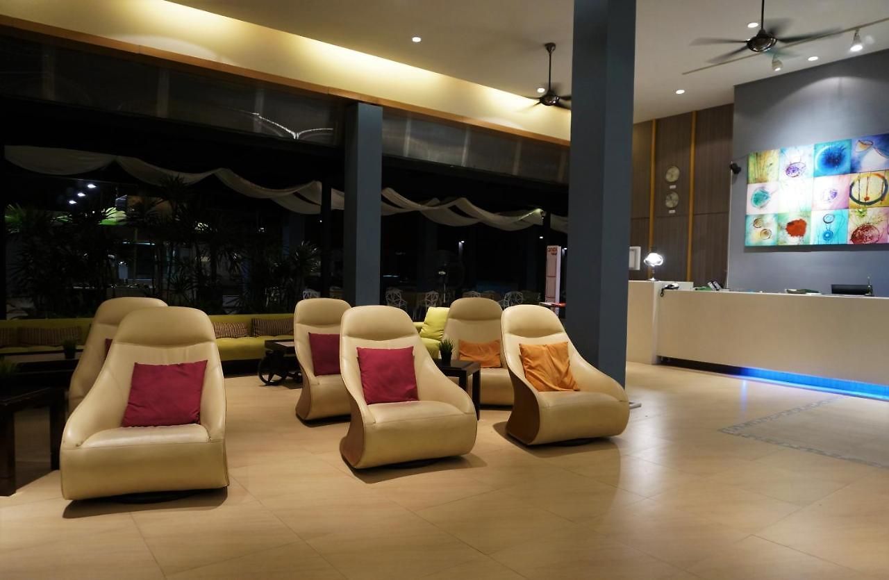 Woraburi & โรงแรม 4*