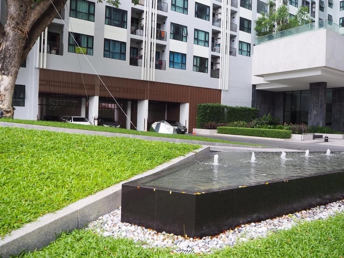 อพาร์ตโฮเทล The Base Central