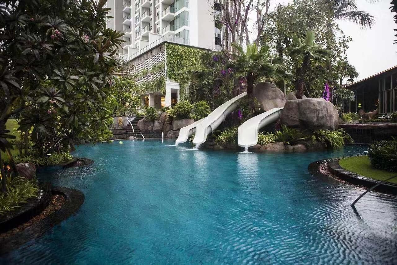 Sky Swimming Pool Riviera Pattaya