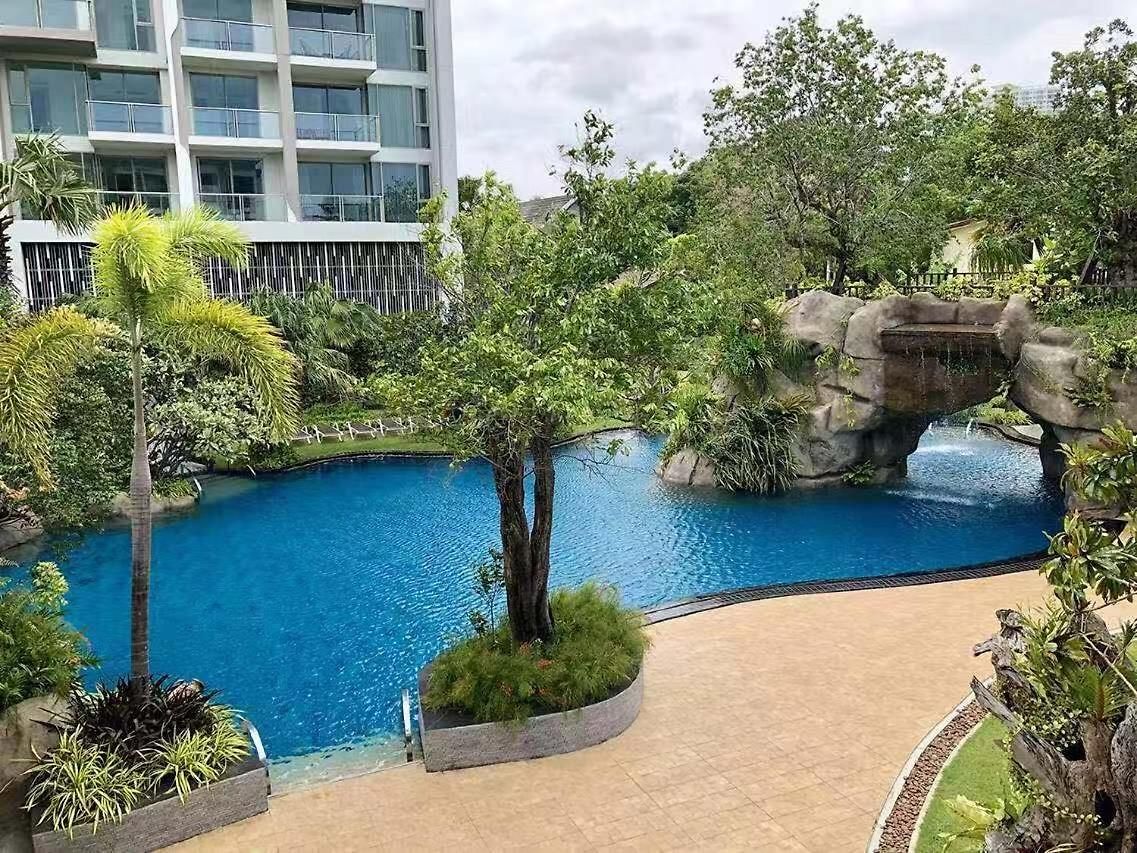 Sky Swimming Pool Riviera Pattaya