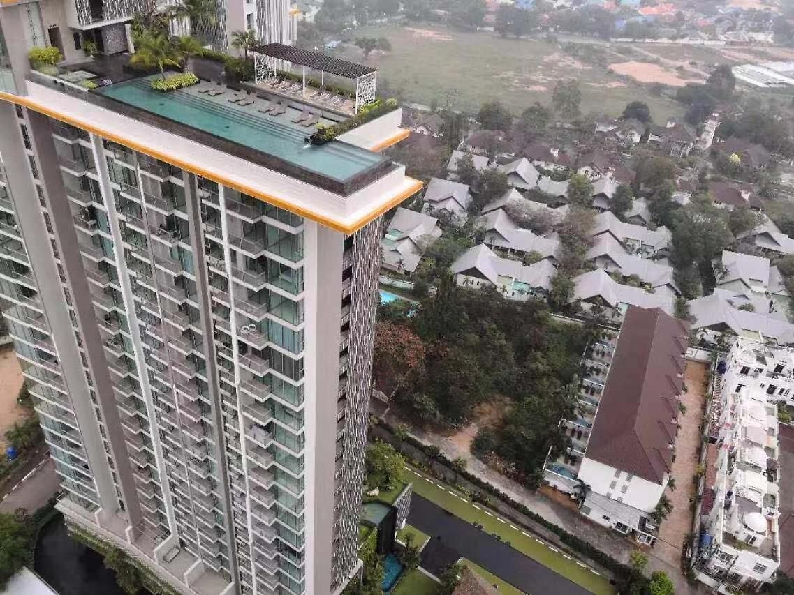 อพาร์ตโฮเทล Sky Swimming Pool Riviera Pattaya