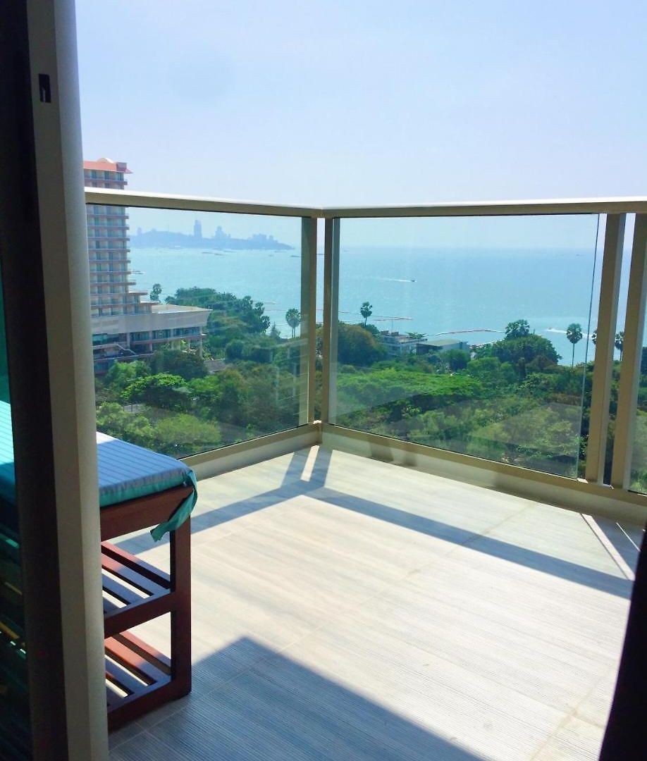 Sky Swimming Pool Riviera อพาร์ตโฮเทล