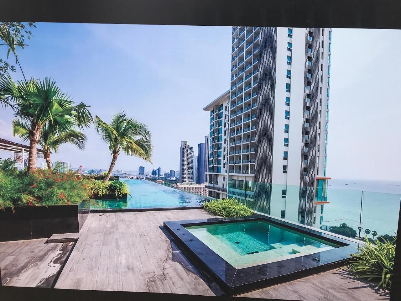 Sky Swimming Pool Riviera อพาร์ตโฮเทล Pattaya