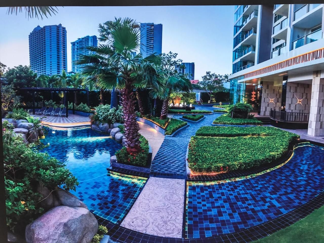 อพาร์ตโฮเทล Sky Swimming Pool Riviera *