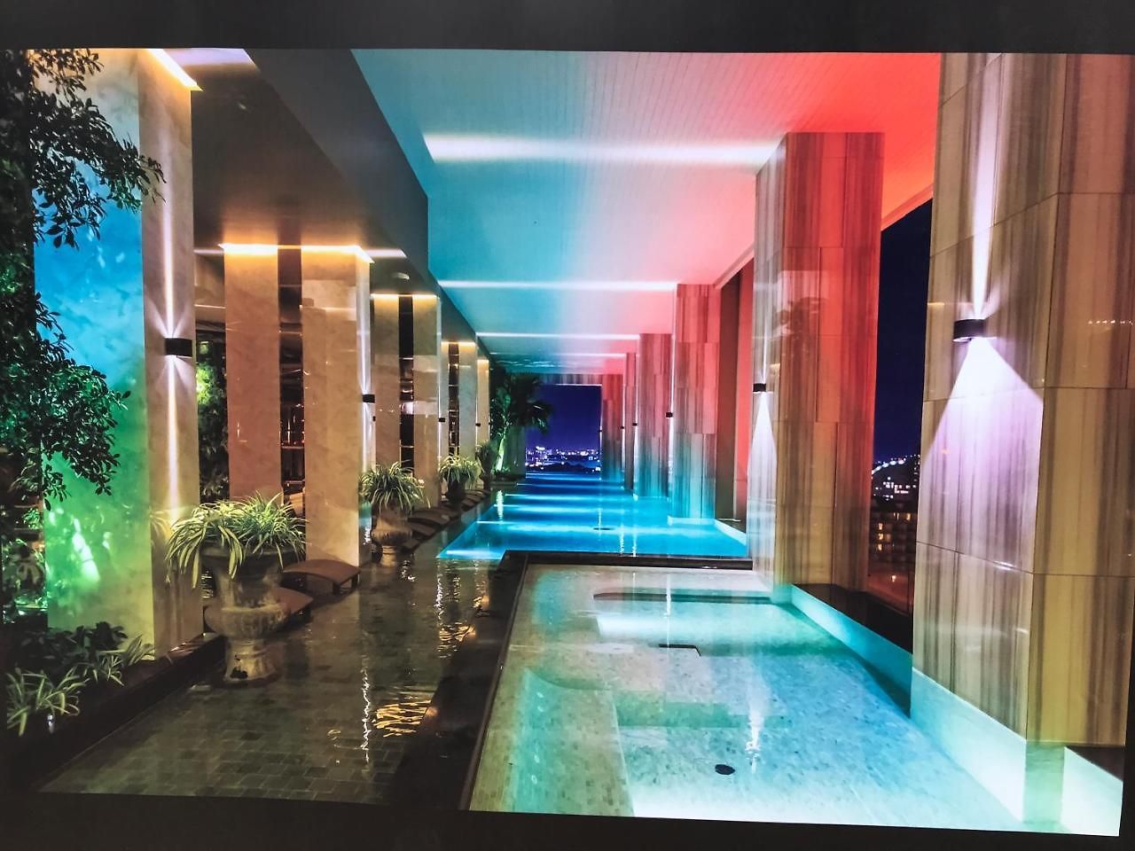 Sky Swimming Pool Riviera *