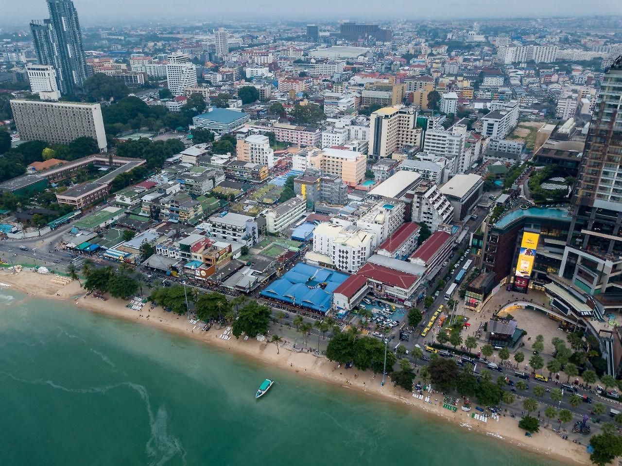 โรงแรมอีสท์ตินี่ Pattaya